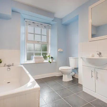 Lakeland - Sleeps 6 * Bowness-on-Windermere