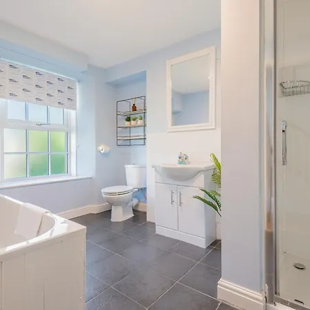 Lakeland - Sleeps 6 Tatil Evi