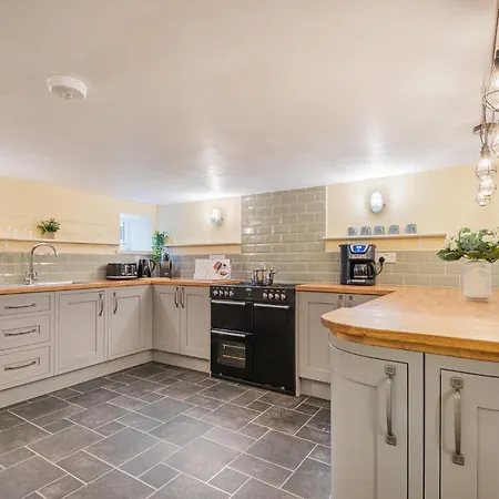 Lakeland - Sleeps 6 בית נופש באונס-און-ווינדרמיר